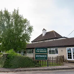 Hotel Bridge, Clevedon